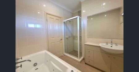 Light-Filled Comfortable Family Home - Photo 3