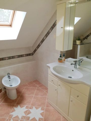 Möblierte Dachgeschoßwohnung zu vermieten! - Foto 3