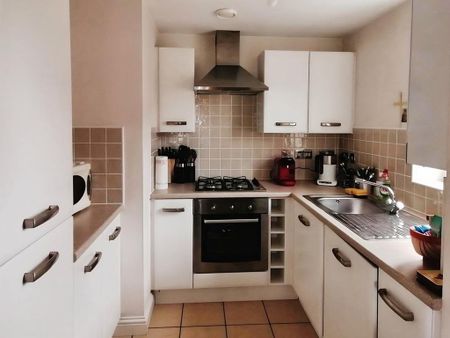 2 bedroom flat to rent - Photo 4