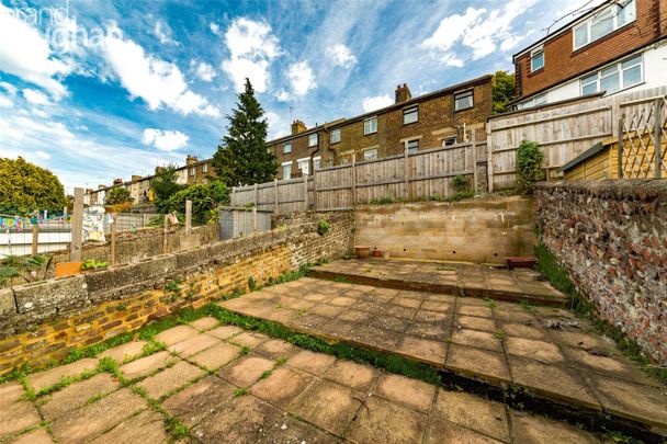 1 bedroom property to rent - Photo 1