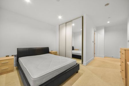2 Bed Flat, Streamlight Tower, E14 - Photo 5