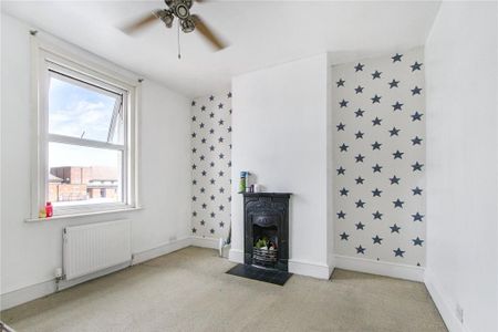 3 bedroom terraced house to rent - Photo 4