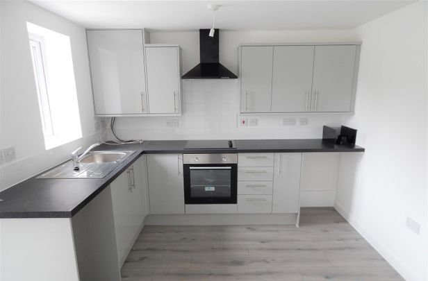 Woodrow Gardens, Redditch - Photo 1