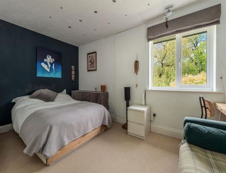 5 Bedroom Detached To Let - Photo 5
