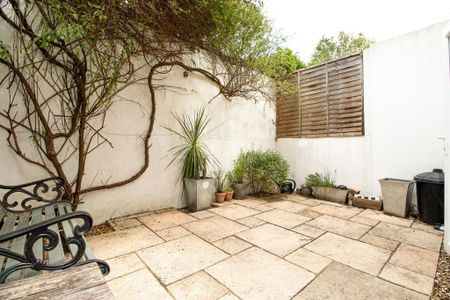3 bedroom terraced house to rent - Photo 5