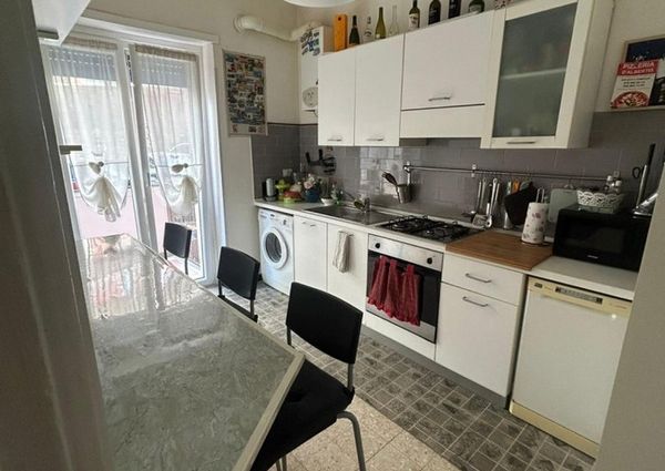 Mieszkanie do wynajęcia - 90 m² - 4 pokoje Genova Liguria
