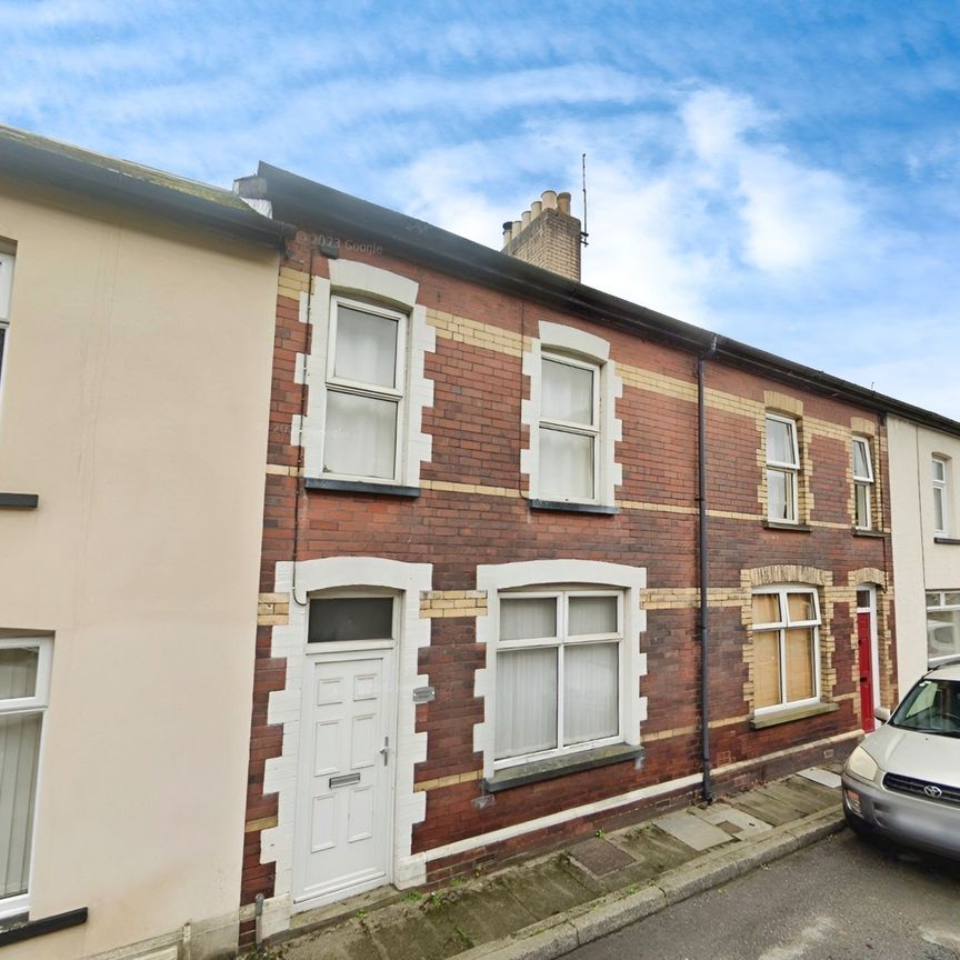 Hanbury Road, PONTYPOOL - Photo 1