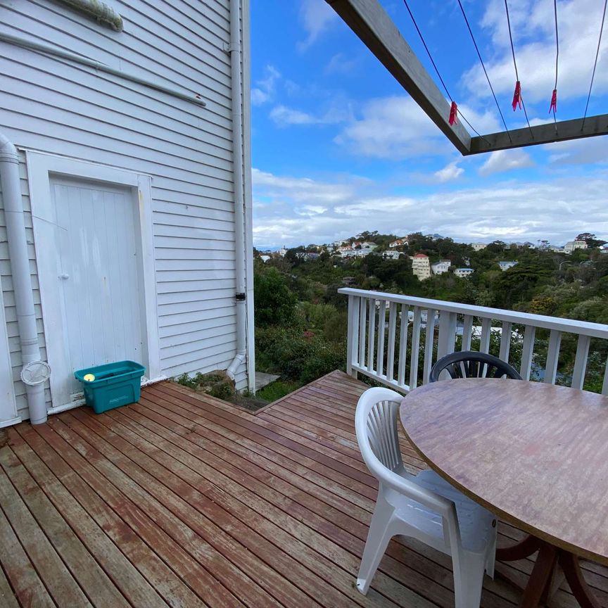 2 Bedroom, Kelburn - Photo 1