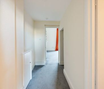 1 Bed Flat - Photo 3