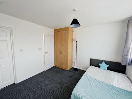 room 6 - Photo 3