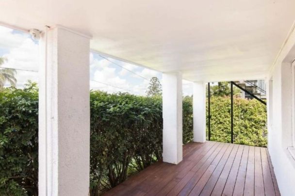 For Lease: 3/14 Thackeray Street, Norman Park - Photo 1