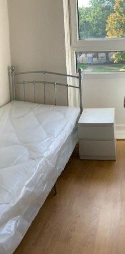 4 bedroom flat share to rent - Photo 1