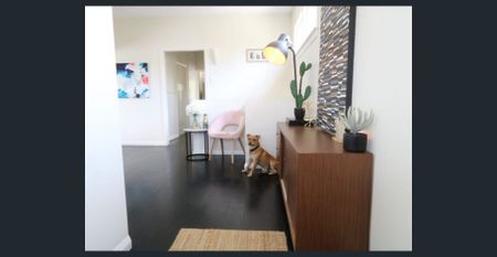 Family, Pet Friendly Home - Photo 2