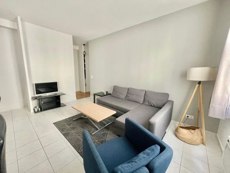 Location Appartement 3 pièces Meublé 71m² NICE 06000 - Photo 2