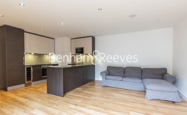 2 Bedroom flat to rent in Heritage Avenue, Colindale, NW9 - Photo 1
