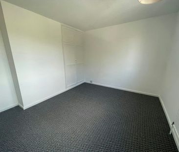 Semi-detached house to rent on - Photo 6