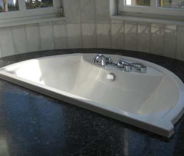 Komfortable Wohnung in neu erbauter Stadtvilla ! - Foto 3