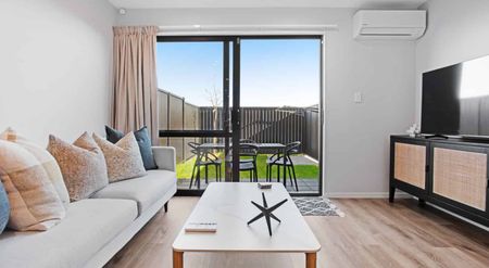 3 Bedroom, 2.5 Bathroom Modern Townhouse – Short-Term Stay (3 Months) - Photo 4