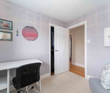 For Lease - 594 NOBLE Crescent, Billings Bridge - Riverside Park an... - Photo 3