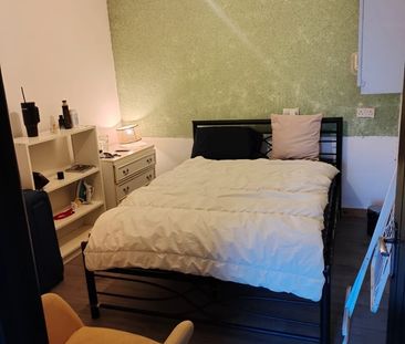 Room in a Shared House, The Glade, CR0 - Photo 3
