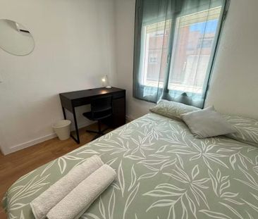 Calle de Santa Julia, Madrid, Community of Madrid 28053 - Photo 4