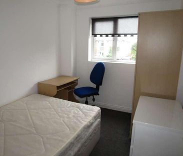 Bedroom Detached House In Winton, BH9 - Photo 4
