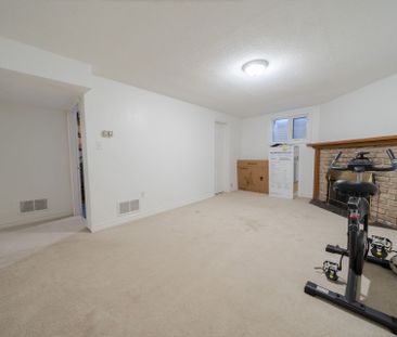 For Lease - 613 Galloway Crescent, Mississauga, Ontario - Photo 2