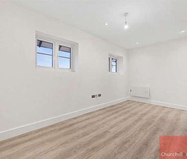 Beechwood Grove, Acton, W3 - Photo 1