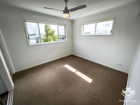 Townhouse - Garage and Carport - Photo 4