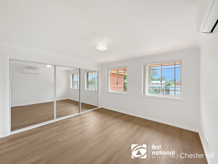 Modern Family Home - Photo 2