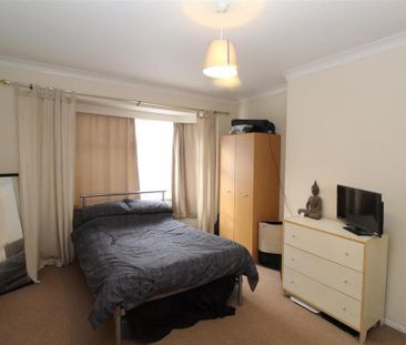 4 bedroom private hall to rent - Photo 4