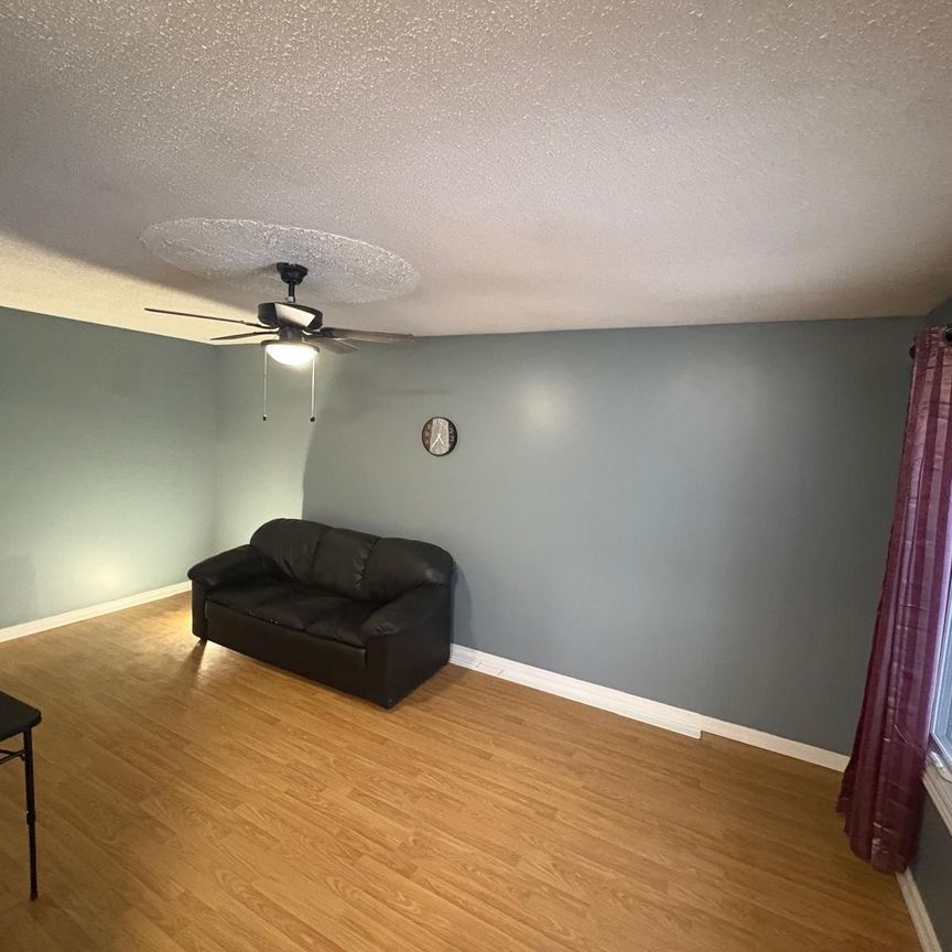 For Lease - 34 Glenroy Road, London South, Ontario - Photo 1