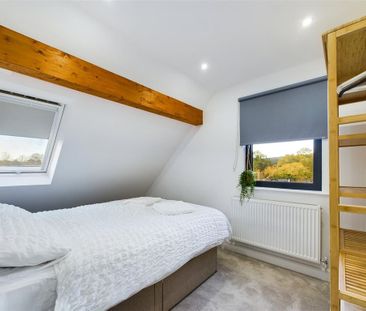 3 bedroom end of terrace house to rent - Photo 4