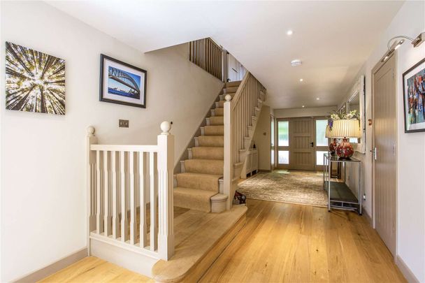 A superb family home situated on the edge of a premier village, Temple Guiting - Photo 1