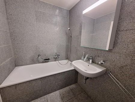 Logement situé au centre-ville - Photo 5