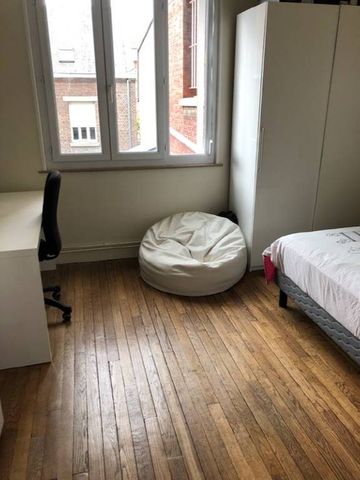 A louer : Appartement T5 - 134m² - Saint-Quentin (02100) - Photo 4