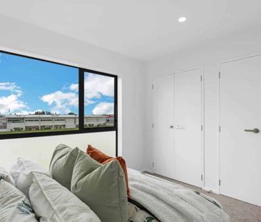 Spacious 2-Bedroom Townhouse in Manurewa - Photo 2
