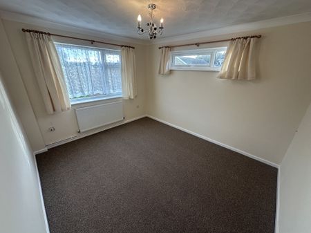 North Road, Great Yarmouth, Hemsby - Photo 2