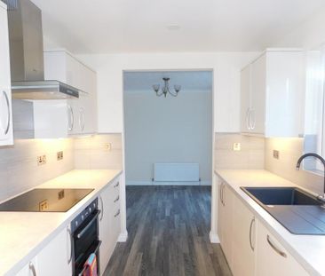 4 bedroom detached house to rent - Photo 6