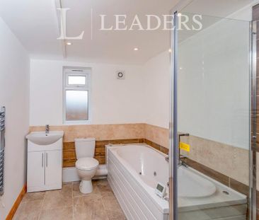 3 bedroom detached house to rent - Photo 4