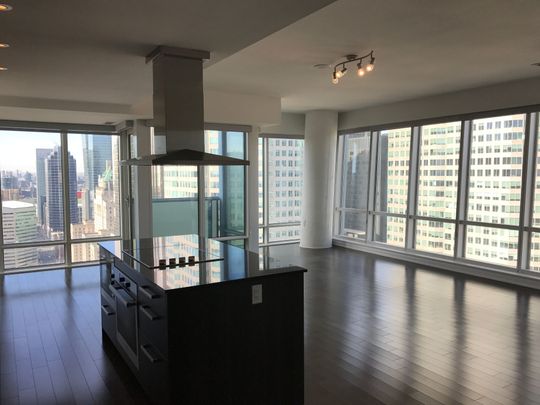 For Lease - 8 The Esplande N/A Unit# # 3705, Toronto, Ontario - Photo 1