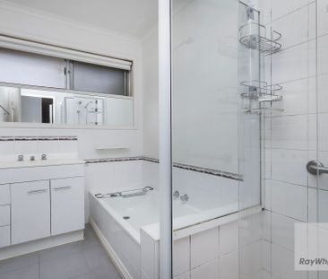 Spacious Family Home! - Photo 6