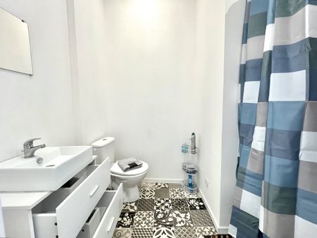 Location Appartement 7 pièces 13m² LILLE 59000 - Photo 2