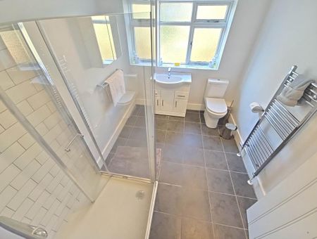 1 bedroom in a house share to rent - Photo 5