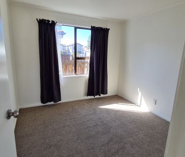 2/321 Weymouth Road, Weymouth - Photo 2
