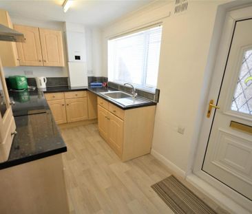 2 bedroom terraced house to rent - Photo 6