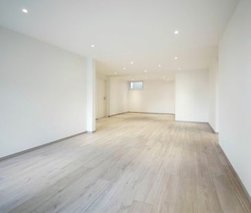 High-end 2.5-room apartment with a huge garden! - Foto 1