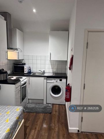 Studio to rent - Photo 5