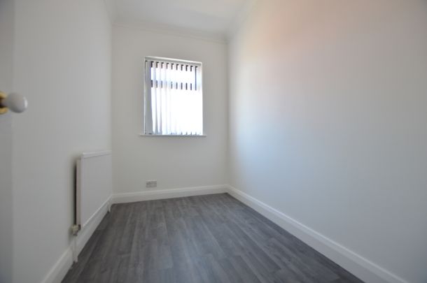 3 Bedroom End of Terrace - Photo 1