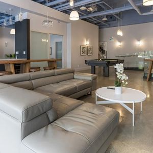 100 Bond Street East Prism - Photo 2